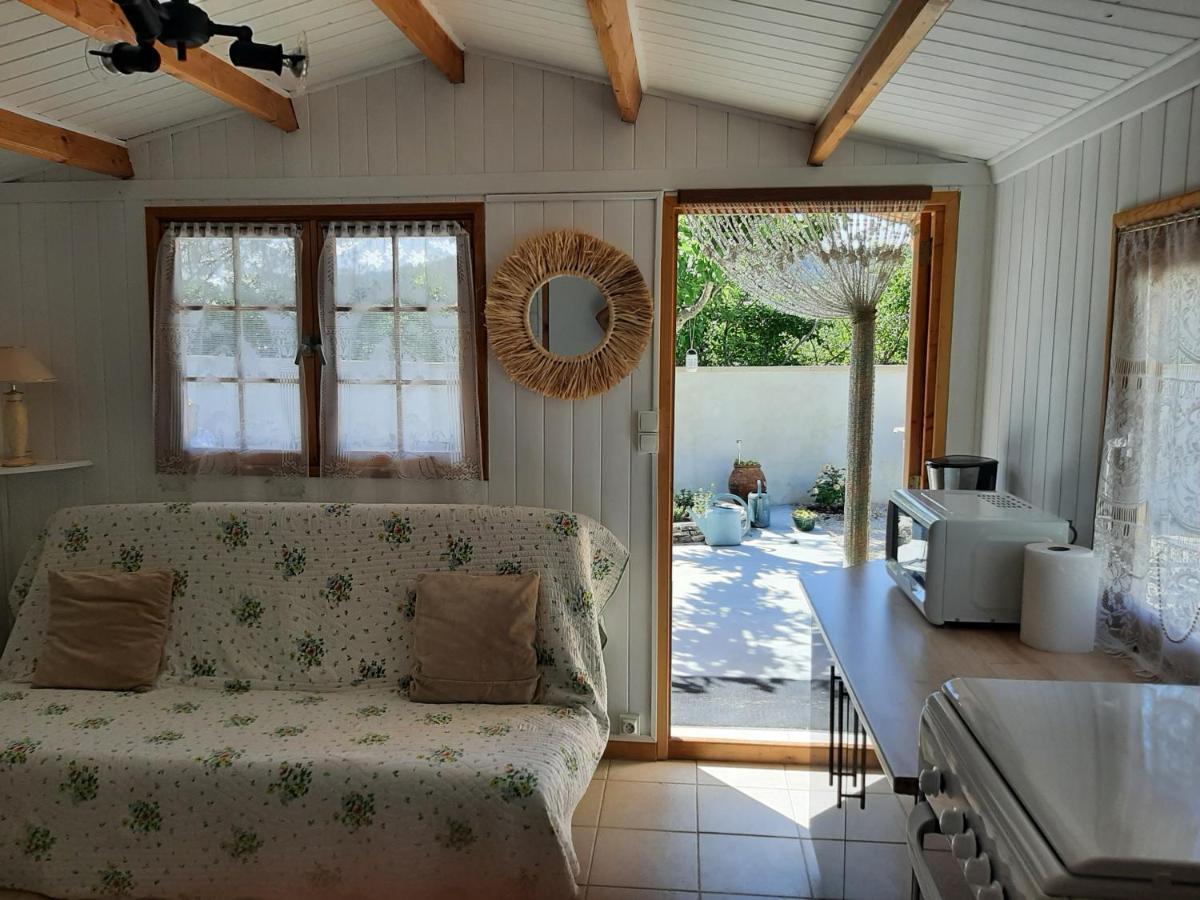 Chalet Au Pied Du Mont Ventoux Mormoiron Exterior photo