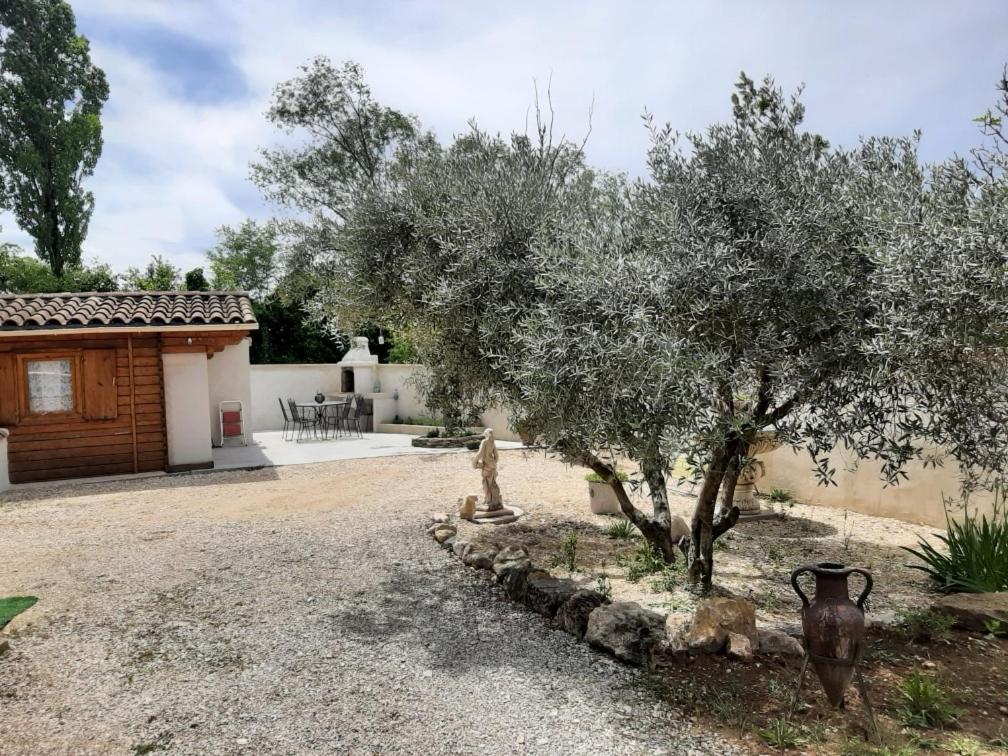 Chalet Au Pied Du Mont Ventoux Mormoiron Exterior photo